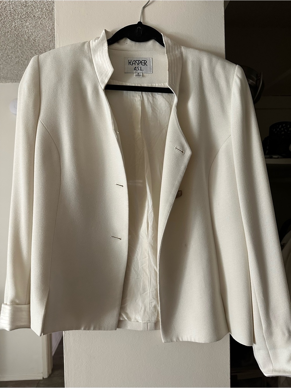 Kasper Ivory Collarless Women’s Blazer Jacket